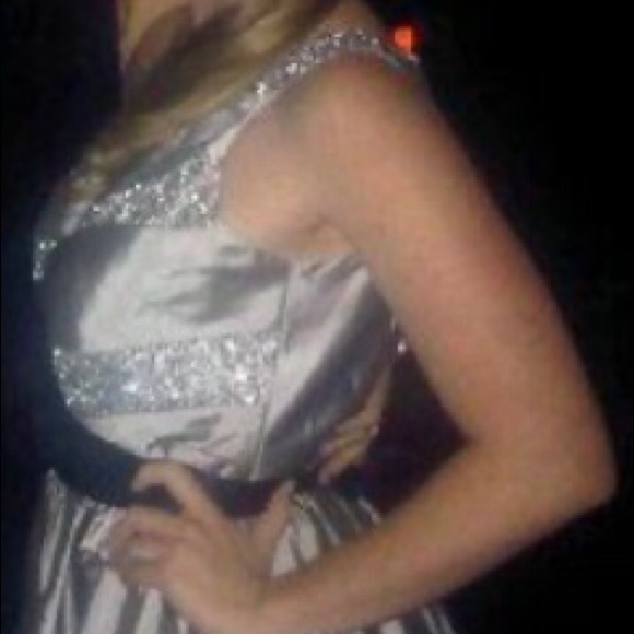 JS collections silver beaded gown medium - Picture 3 of 8